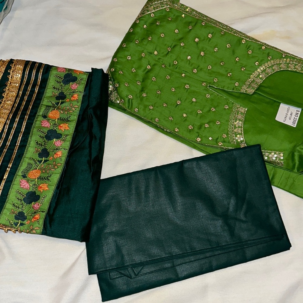 Green Indian suit (unstitched)